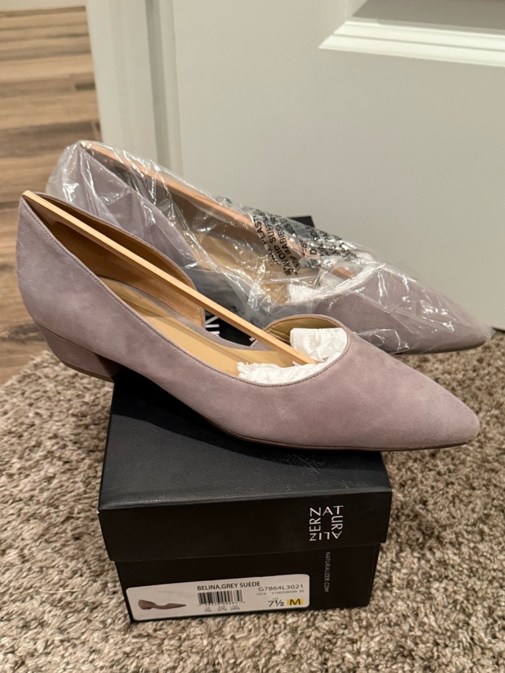 Naturalizer Women's Suede Pointed Toe Flats in Light Gray